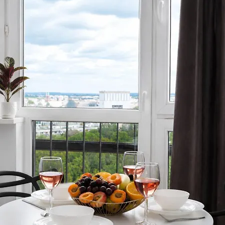 Lumina I 2-room Near The Metro I Center I 15th Floor 公寓 *